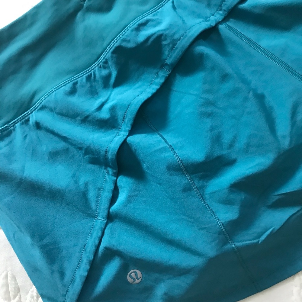 Lululemon beautiful ladies running shorts